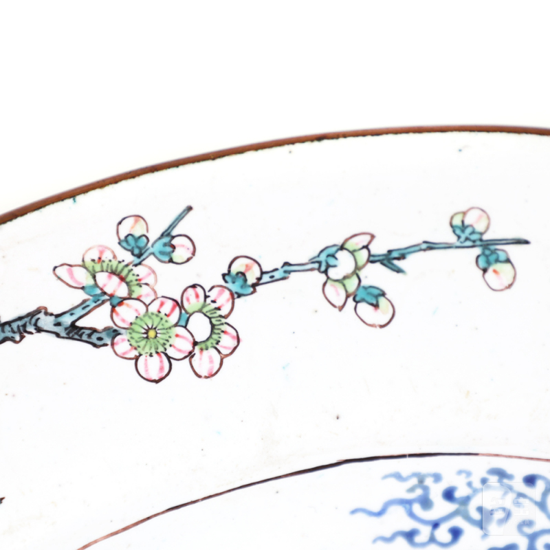 清雍正 铜胎画珐琅花蝶纹折沿盘 - 图4